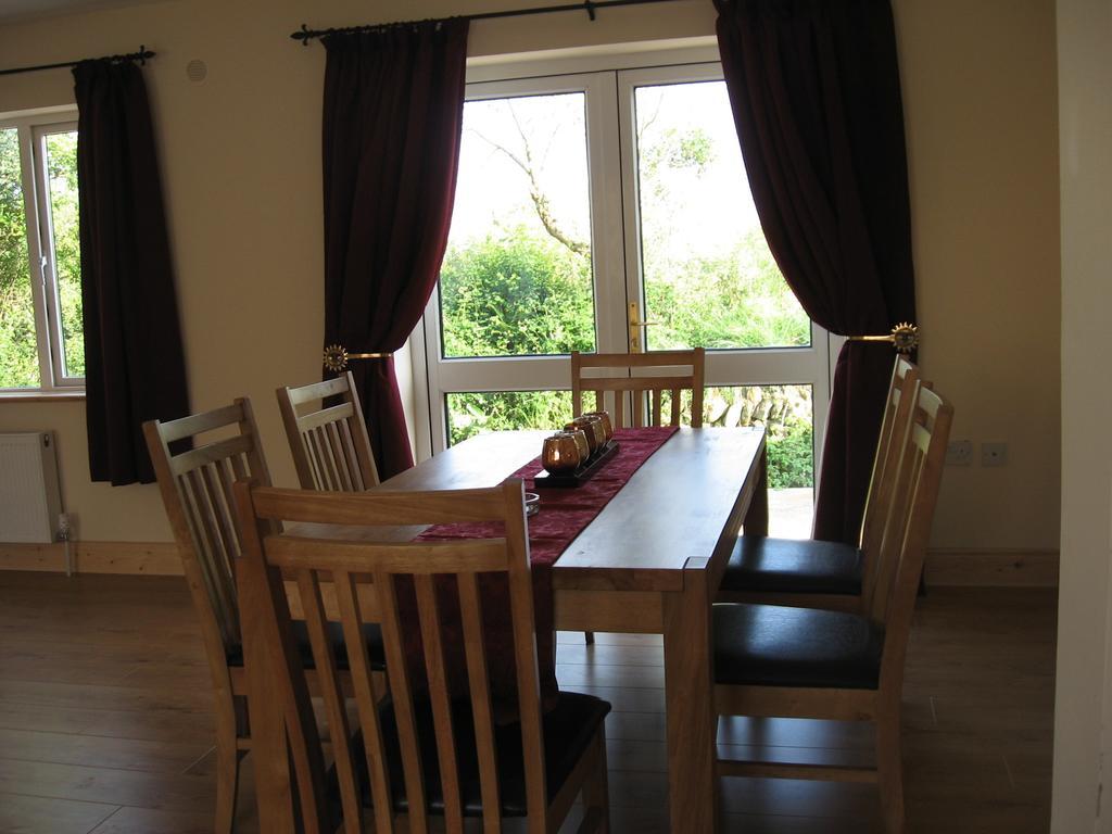 Villa Ballagh Court à Ballynabola Chambre photo
