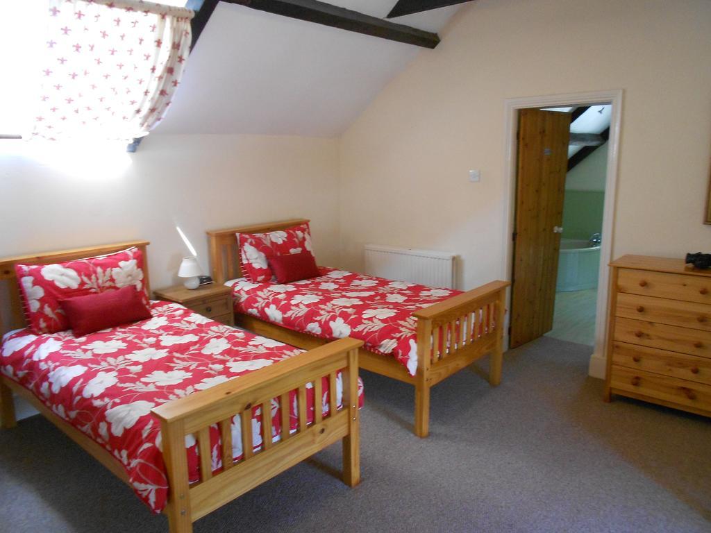 Villa Ballagh Court à Ballynabola Chambre photo